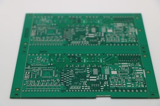 Ein guter Preis. FR4 Mehrschicht-Druckschaltplatten Grüne Schweißfarbe Weißseidenfarbe PCB-Bundesdienst Mehrschicht-PCB-Blatt Online